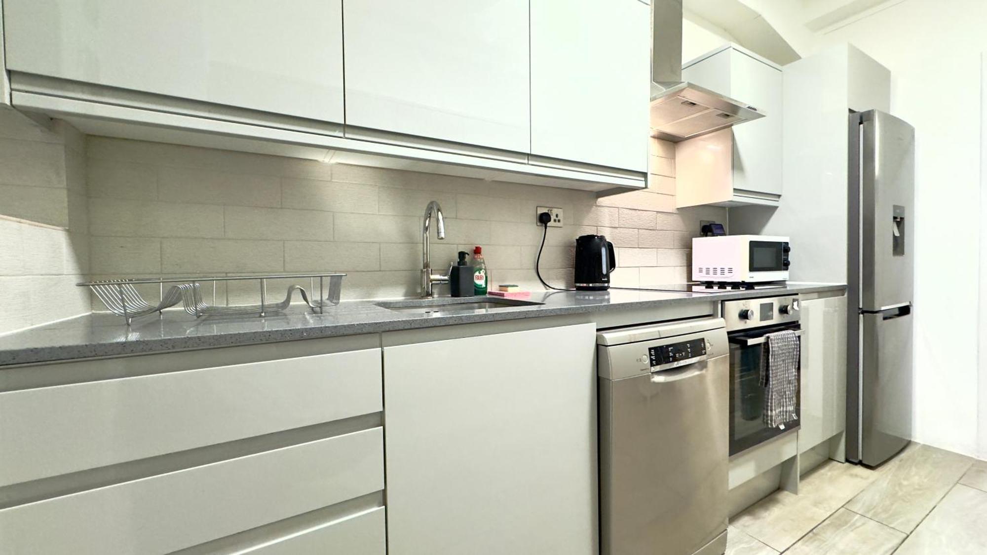 Superb 4 Bedroom Hyde Park Londra